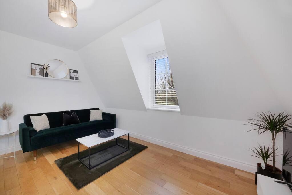 Roomy One Bed Loft Apartment Bishop's Stortford Exteriér fotografie