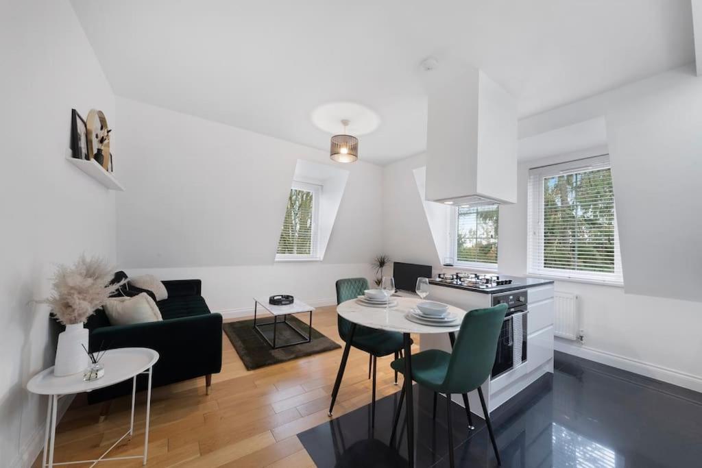 Roomy One Bed Loft Apartment Bishop's Stortford Exteriér fotografie