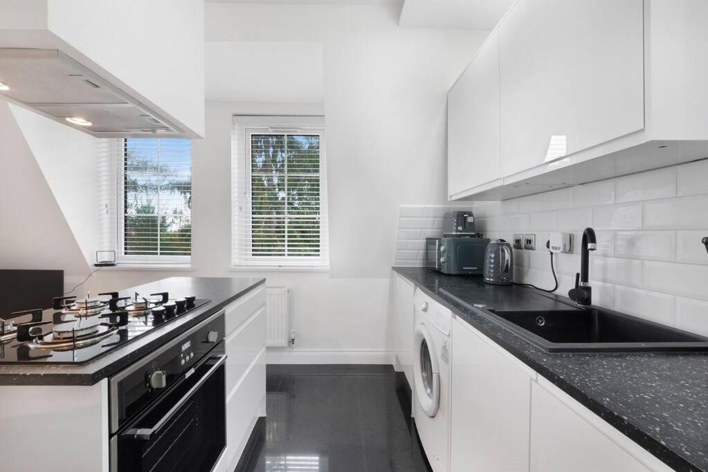 Roomy One Bed Loft Apartment Bishop's Stortford Exteriér fotografie