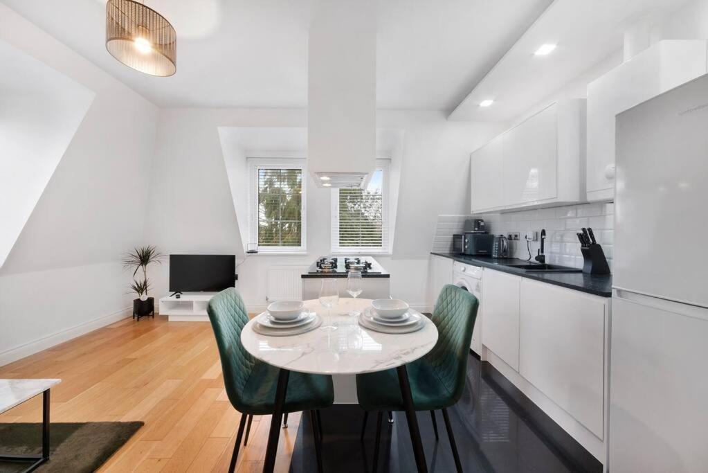 Roomy One Bed Loft Apartment Bishop's Stortford Exteriér fotografie